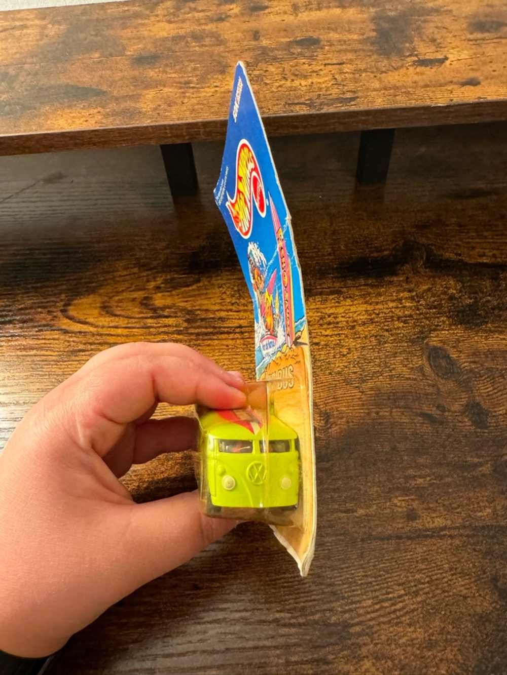 Vintage 1997 Hot Wheels Van De Kamp’s Fish-O-Saurs VW Bus Diecast Car - Picture 6 of 8